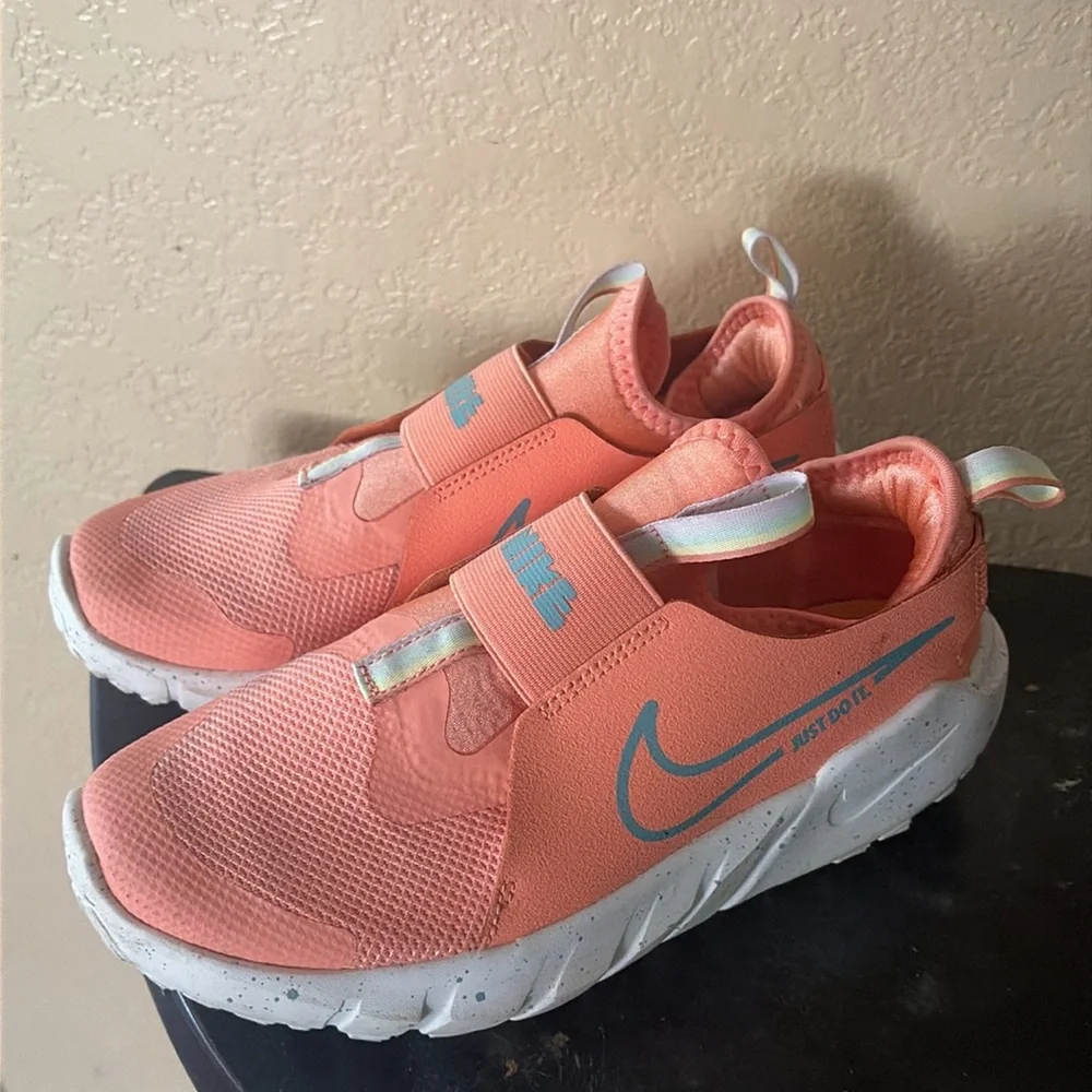 Girls Nike Shoes Size 4.5Y